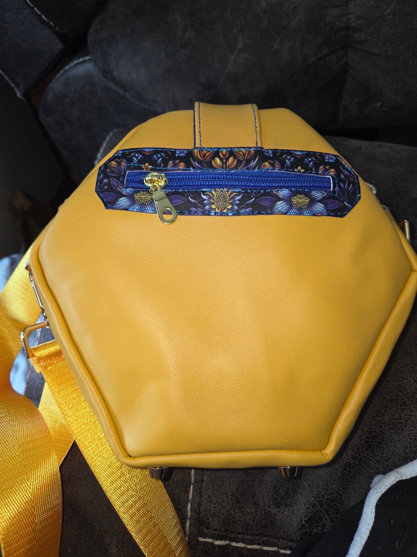 Bee hexagon crossbody