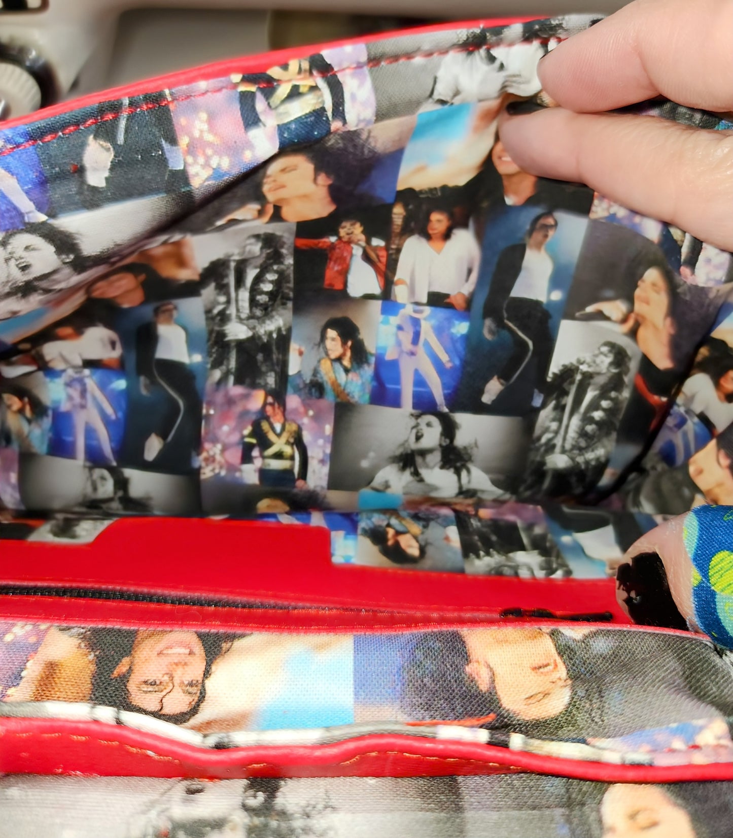 Thriller crossbody