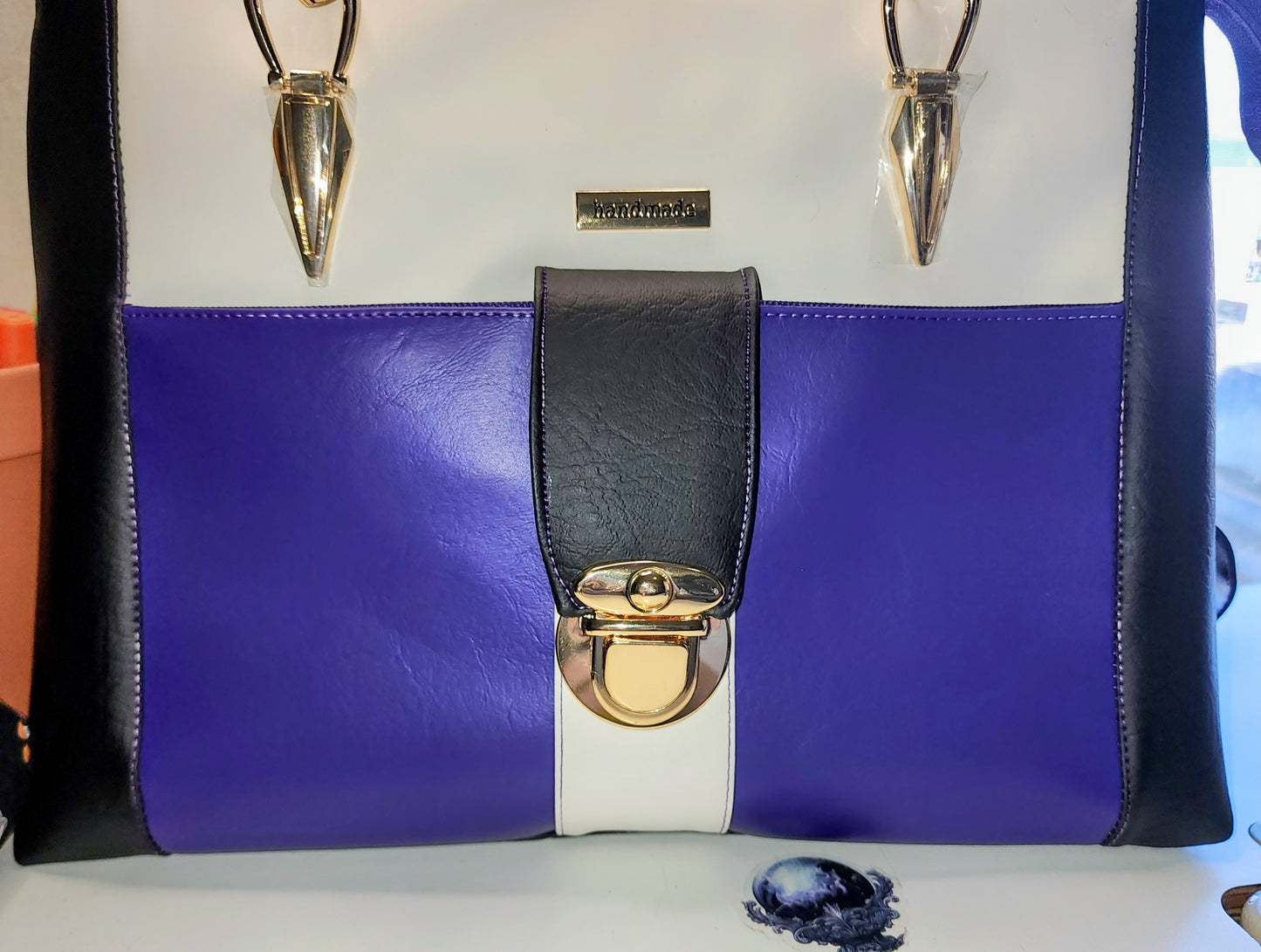 Elegant tote bag